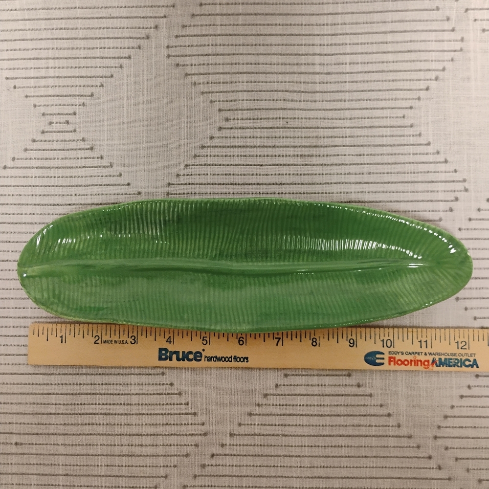 Dei Green Leaf-Shaped Decorative Tray - Picture 5 of 6